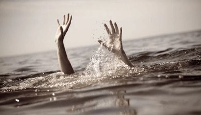 8 fishermen go missing in Bay