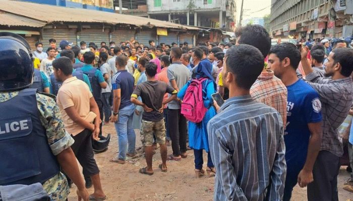 Female RMG worker dies in clash with police in Gazipur