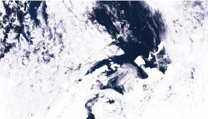 World's largest iceberg breaks free, heads toward Southern Ocean