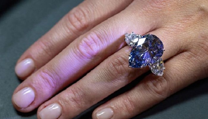 Bleu Royal diamond set to dazzle in Geneva jewels sale