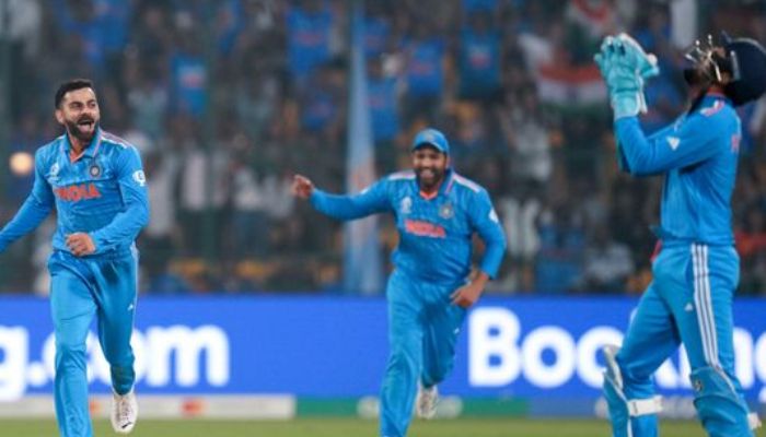 Kohli takes first ODI wicket in 9yrs