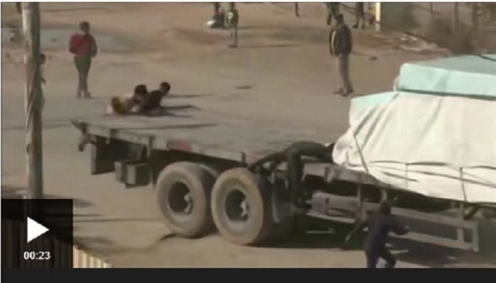 Aid lorries enter Gaza after Israel and Hamas pause fighting