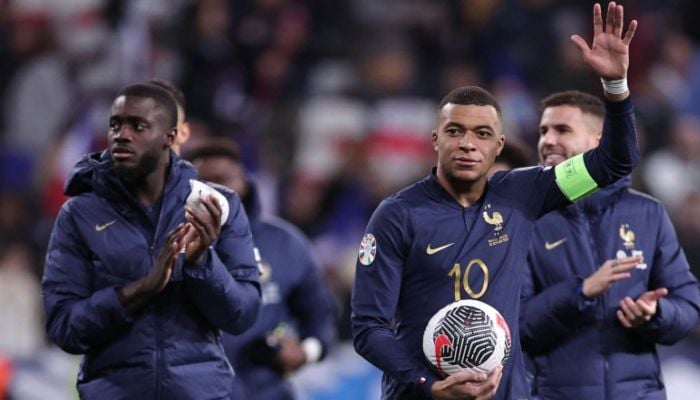 France smash records in 14-0 win