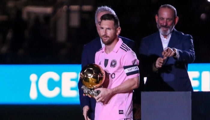 Messi celebrates Ballon d'Or with MLS fans