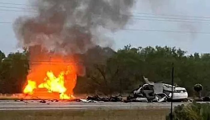 8 killed in US car collision