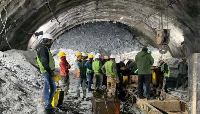 India drilling to rescue 40 tunnel workers trapped for 5 days