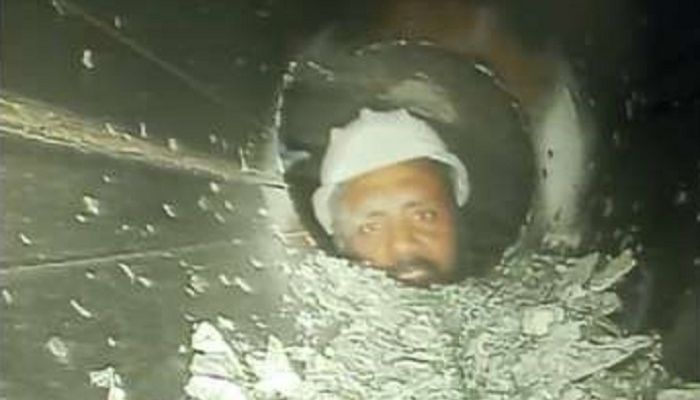 Rescuers break through to trapped India tunnel workers