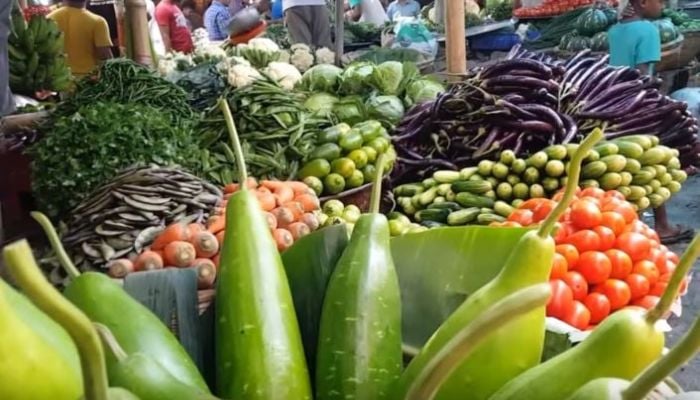Vegetable prices declining in Dhaka