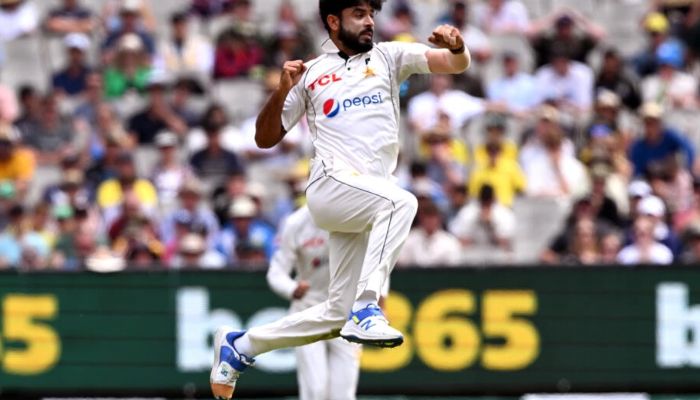 Australia all out for 318 as Pakistan fight back in 2nd Test