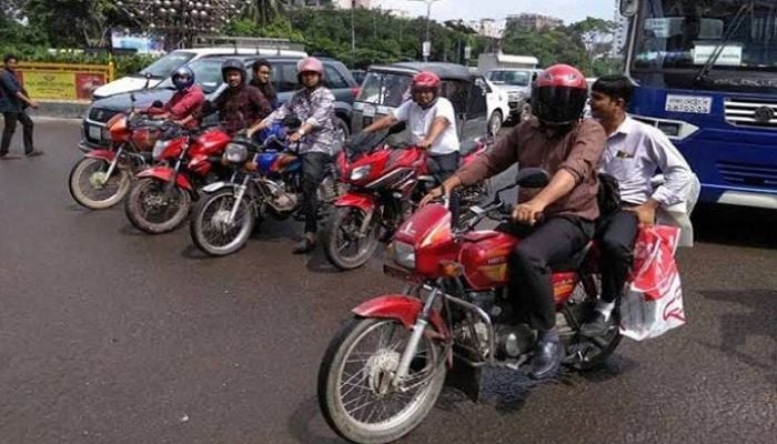 No bar on motorbike of journalists on polling day: EC
