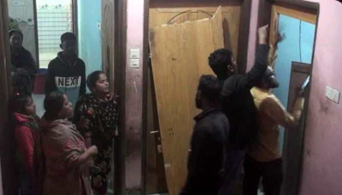 Blast in Fatullah house burns 4 of a family