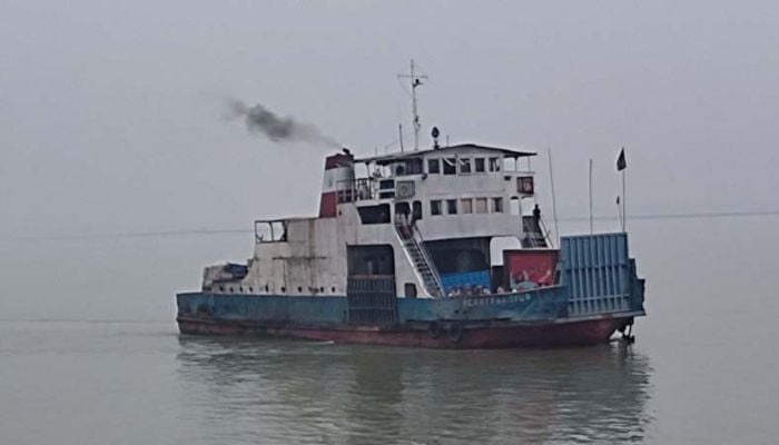 Ferry services resume after 7.5 hours