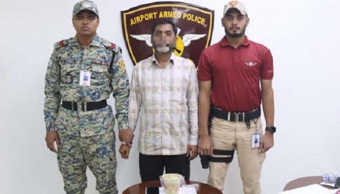 7-kg gold seized at Dhaka airport, four arrested