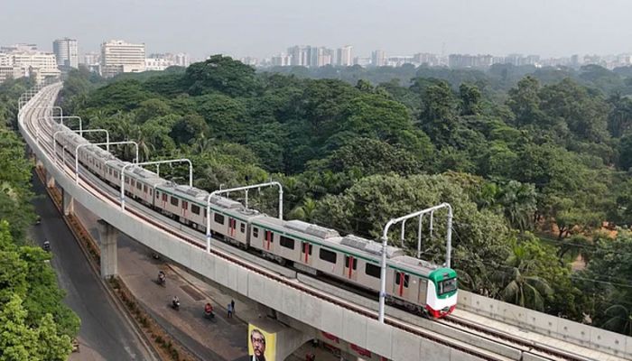 Shahbagh, Karwan Bazar metro rail stations open