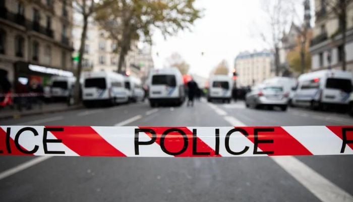 Bodies of five people found in flat near Paris
