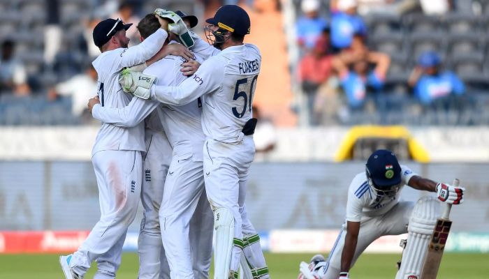 'Wake-up call' as India look for quick fix in second Test