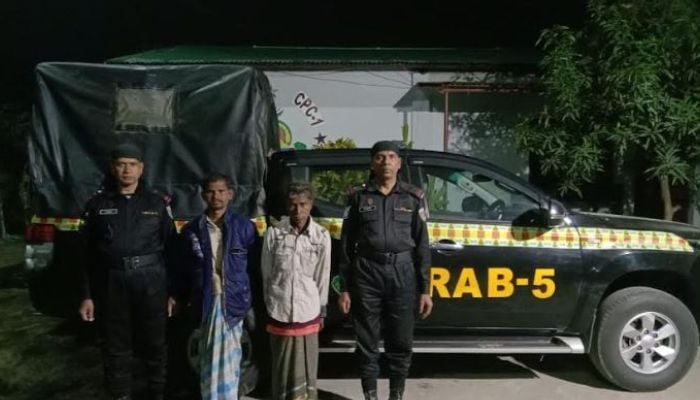 2 held with 1,550 litres liquor in Godagari