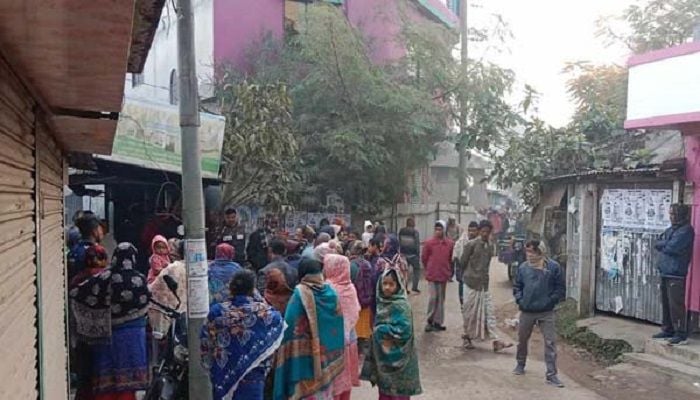 3 bodies of a family recovered in Sirajganj