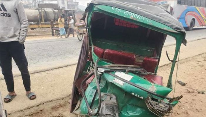 2 dead as heavy fog leads to pickup-autorickshaw collision