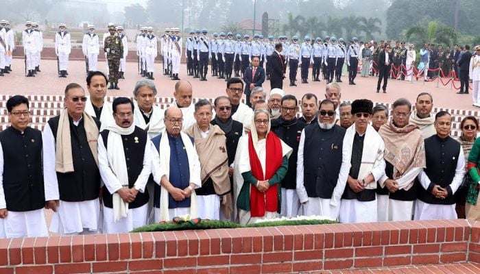 PM, new cabinet members pay homage to martyrs in Savar