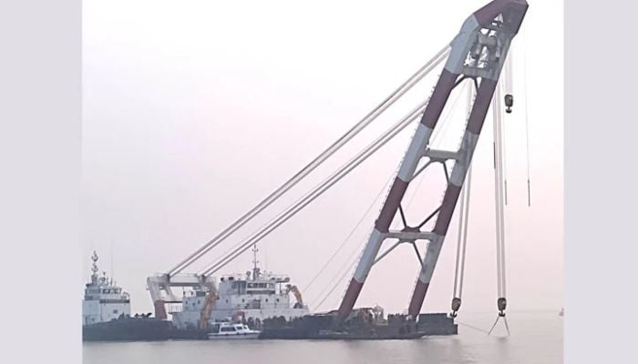 Rajanigandha remains underwater 5days after capsizing