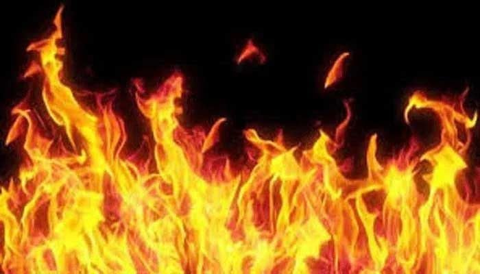 Fire at Chawkbazar Solaiman Tower under control