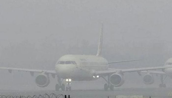 11 flights fail to land in Dhaka