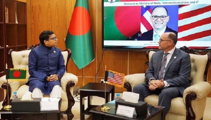 Peter Haas calls on Palak at secretariat office