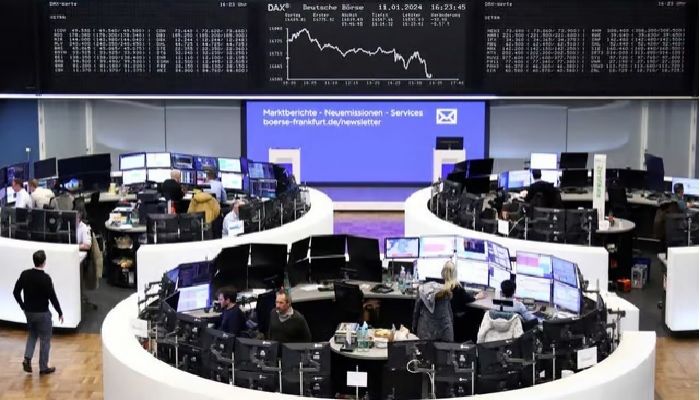 Oil rises after strikes on Houthis