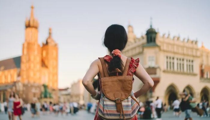 Canada plans cap on international students