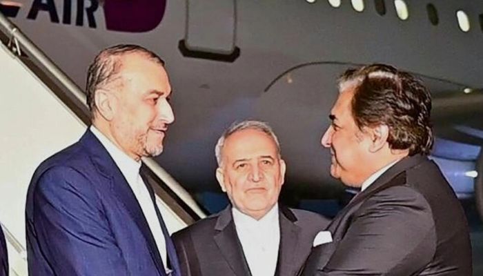 Iran FM in Pakistan for talks after tit-for-tat air strikes