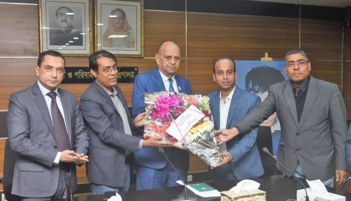 Unlicensed hospitals, clinics to be shut down: Samanta Lal
