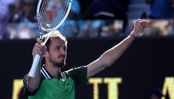 Medvedev marches into Australian Open quarter-finals