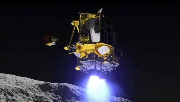 Japan moon lander wakes up, resumes mission