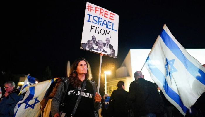 Israeli protesters call for early polls to oust PM Netanyahu