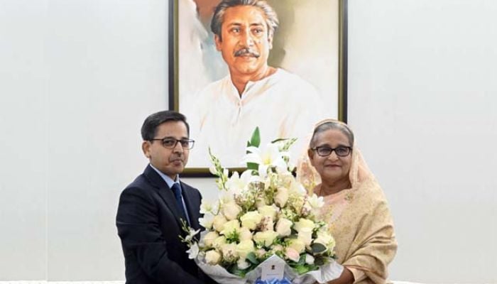 Indian High Commissioner greets Sheikh Hasina