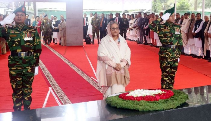 PM pays homage to Bangabandhu on his Homecoming Day
