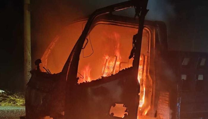 Pickup van torched in Bogura