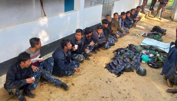 7 more BGP men take refuge in Bangladesh