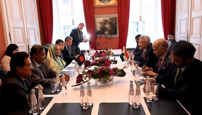 PM for doing business with India through Taka, Rupee