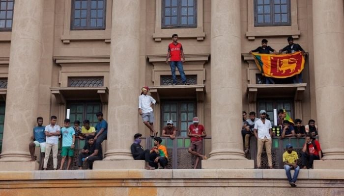 Sri Lanka scraps long-term visa for Russians, Ukrainians