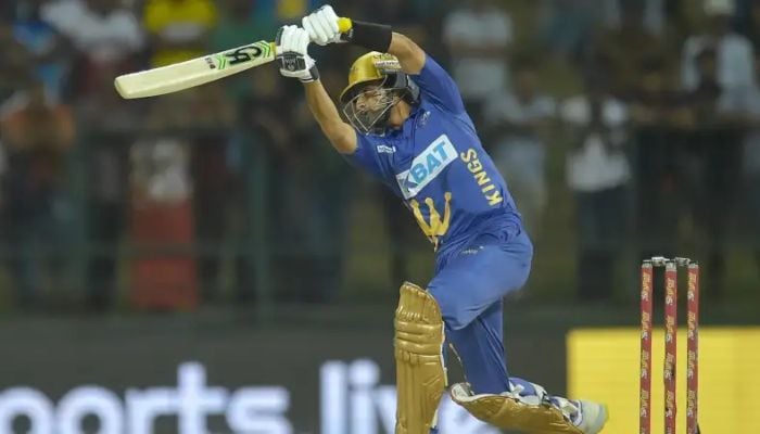 Malik stars as Barishal hand Khulna first defeat in BPL