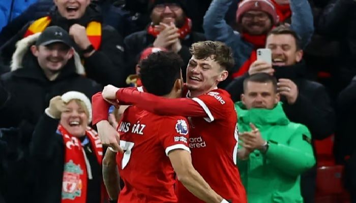 Liverpool outclass Chelsea to move five points clear
