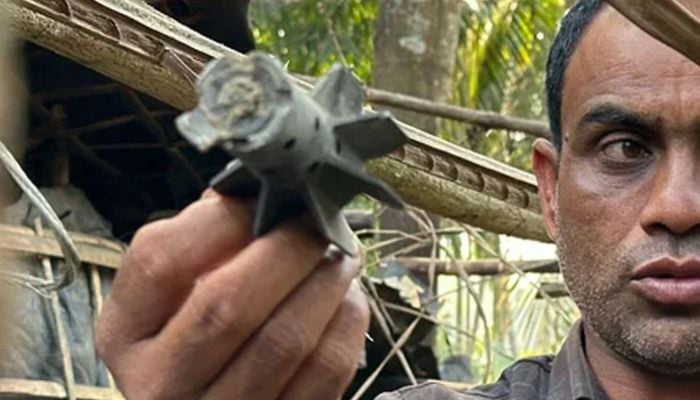 Mortar shell from Myanmar kills 2 in Bangladesh