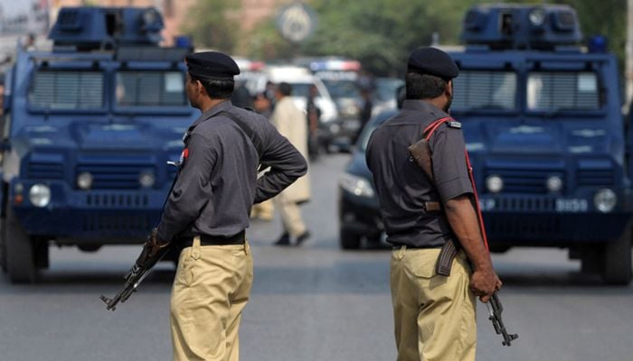 10 cops killed in Pakistan police station attack