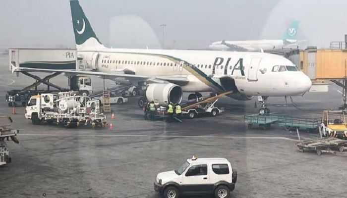 Pakistan seals plan to sell national airline