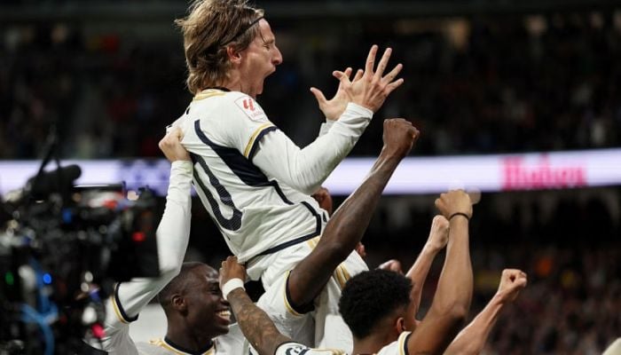 Modric thunderbolt helps Real Madrid extend lead at the top