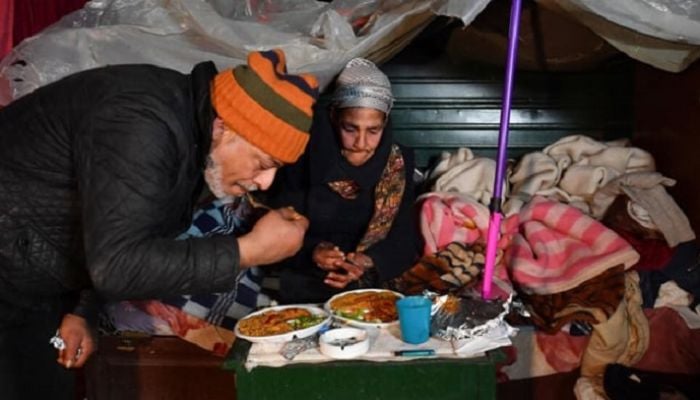 'Restaurant of Love' helps feed Tunis homeless