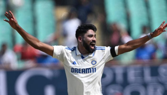 Siraj takes four as India bowl England out for 319