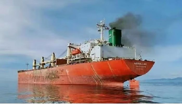 Somali forces, foreign navies prepare attack on hijacked ship: police